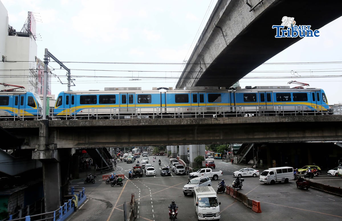 (March 24 2026) Metro Rail Transit (MRT-3) dalian train seen running on the train track in Quezon City, on Monday March 23 2026. The MRT-3 will suspend operations from April 2 (Holy Thursday) to April 5 (Easter Sunday), 2026, as it conducts its annual Holy Week maintenance activities, Trains will operate normally from March 30, 2026, to April 1, 2026, prior to the scheduled closure. Photo/Analy Labor