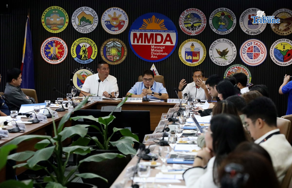 (March 24 2026) Metropolitan Manila Development Authority (MMDA) Chairman Atty. Don Artes, together with Department of Public Works and Highways Secretary Vince Dizon and Metro Manila Council President and San Juan City Mayor Francis Zamora, led a Metro Manila Council meeting on Tuesday, March 24, 2026, in Pasig City, with Mayors from Metro Manila, Mandaluyong, Pasig, Malabon. The meeting tackled agenda items on the truck ban, the Unified Vehicular Volume Reduction Program exemption for fuel trucks, and Oplan Kontra Baha in Greater Metro Manila. Photo/Analy Labor