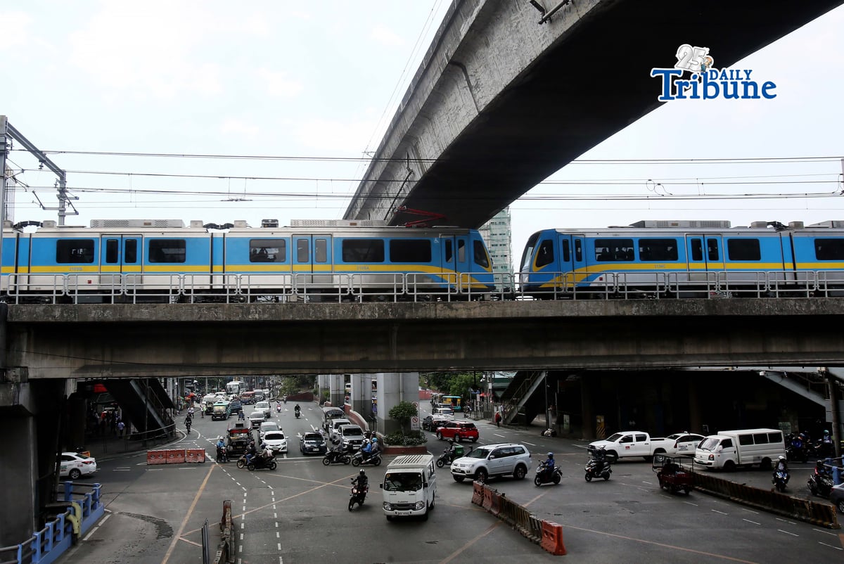 (March 24 2026) Metro Rail Transit (MRT-3) dalian train seen running on the train track in Quezon City, on Monday March 23 2026. The MRT-3 will suspend operations from April 2 (Holy Thursday) to April 5 (Easter Sunday), 2026, as it conducts its annual Holy Week maintenance activities, Trains will operate normally from March 30, 2026, to April 1, 2026, prior to the scheduled closure. Photo/Analy Labor