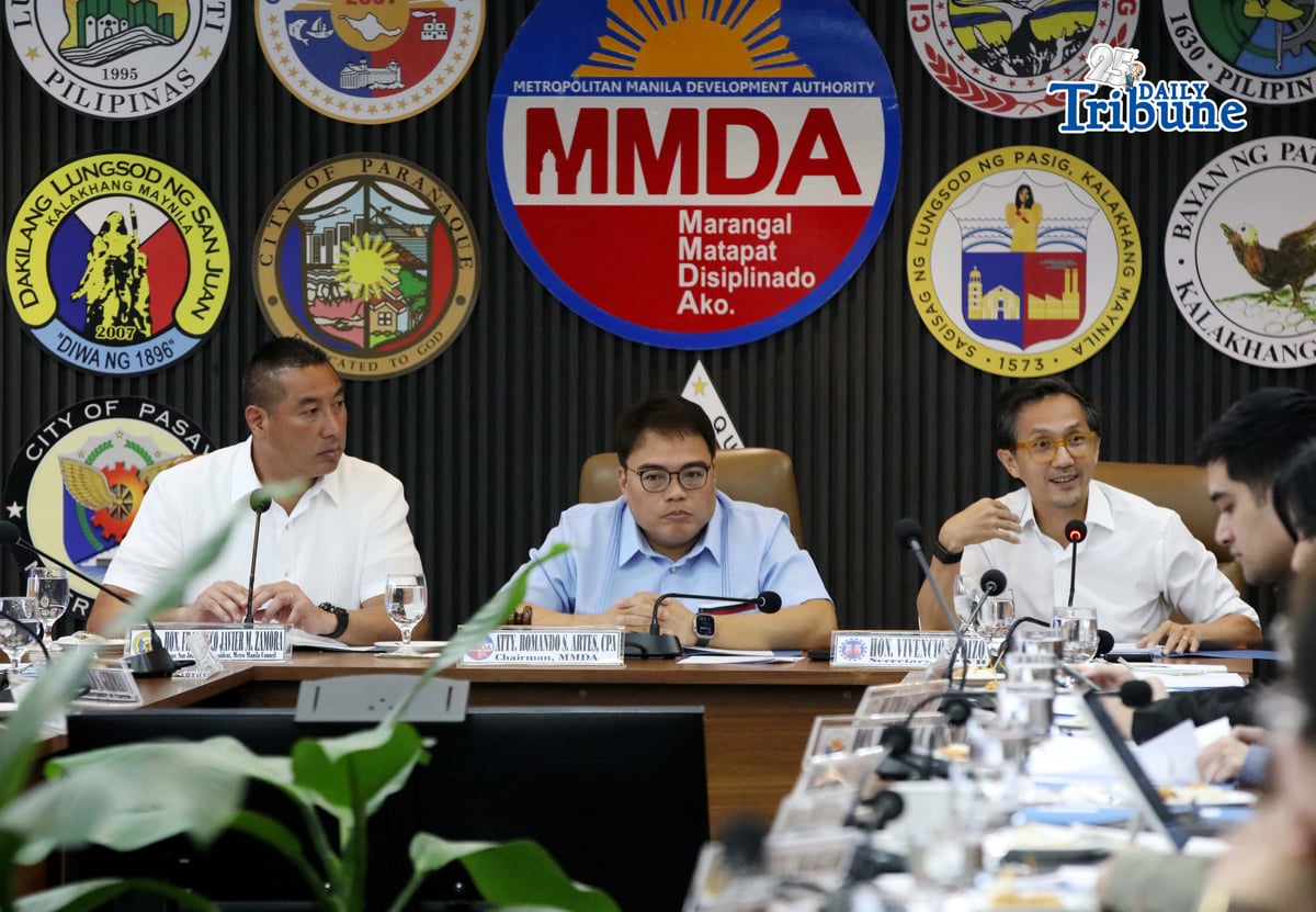(March 24 2026) Metropolitan Manila Development Authority (MMDA) Chairman Atty. Don Artes, together with Department of Public Works and Highways Secretary Vince Dizon and Metro Manila Council President and San Juan City Mayor Francis Zamora, led a Metro Manila Council meeting on Tuesday, March 24, 2026, in Pasig City, with Mayors from Metro Manila, Mandaluyong, Pasig, Malabon. The meeting tackled agenda items on the truck ban, the Unified Vehicular Volume Reduction Program exemption for fuel trucks, and Oplan Kontra Baha in Greater Metro Manila. Photo/Analy Labor