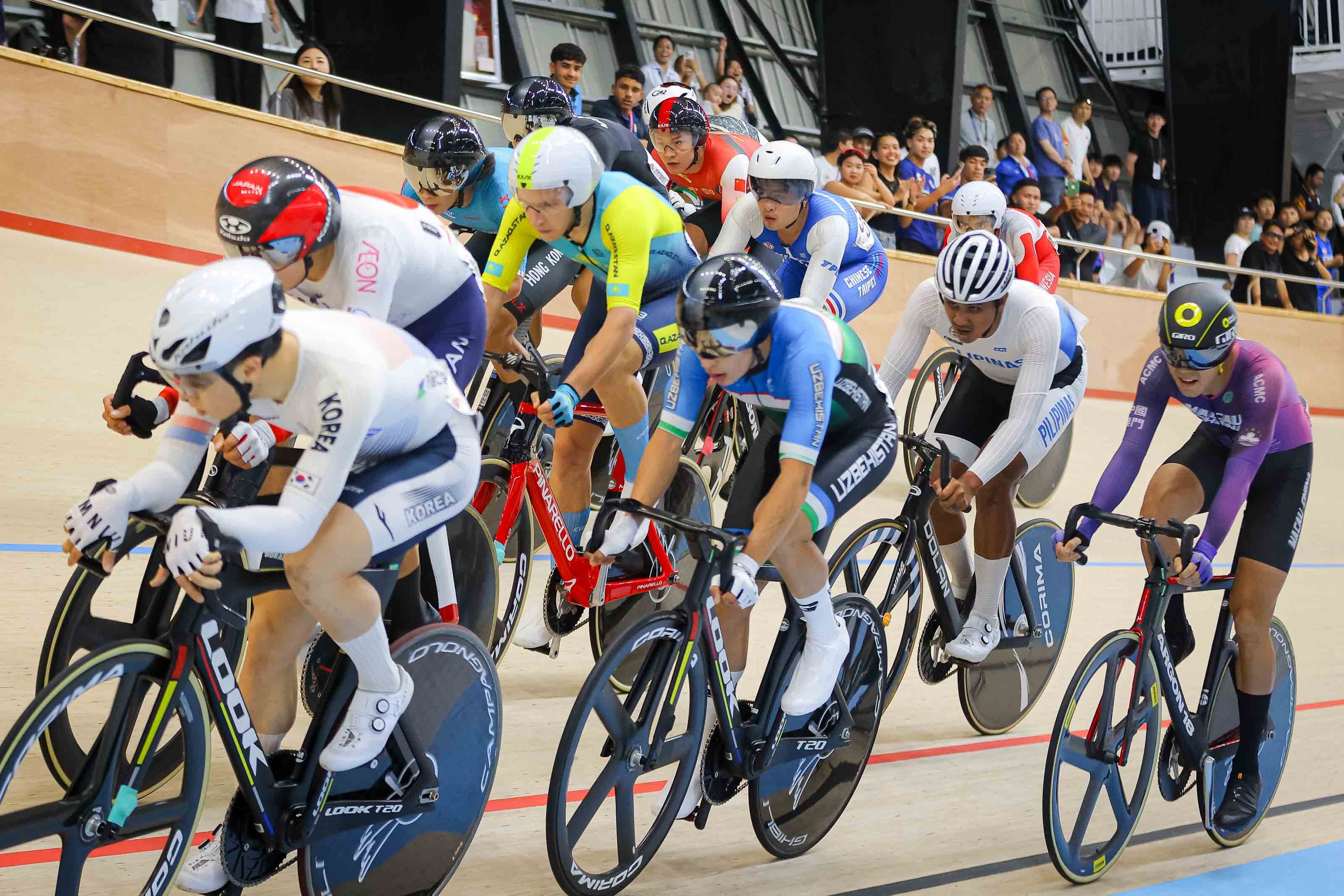 Watch and learn: Foreign bets dominate Asian track cycling tilt