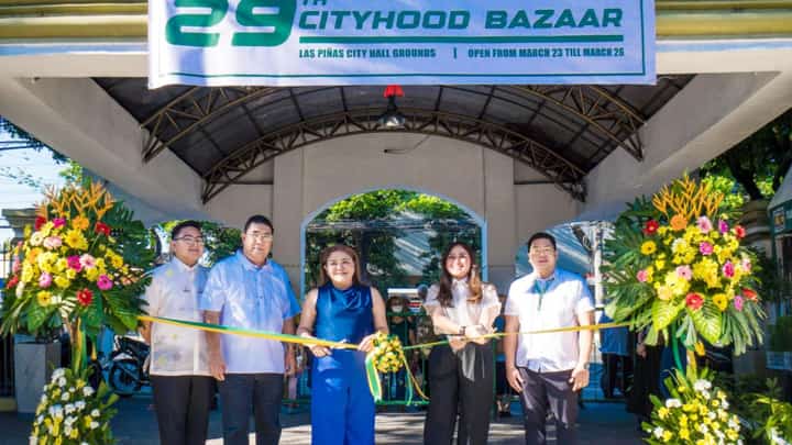 ART, culture, commerce. Mayor April Aguilar (center) leads the launch of the UALP-Sarao art exhibit and the 29th Cityhood Bazaar.