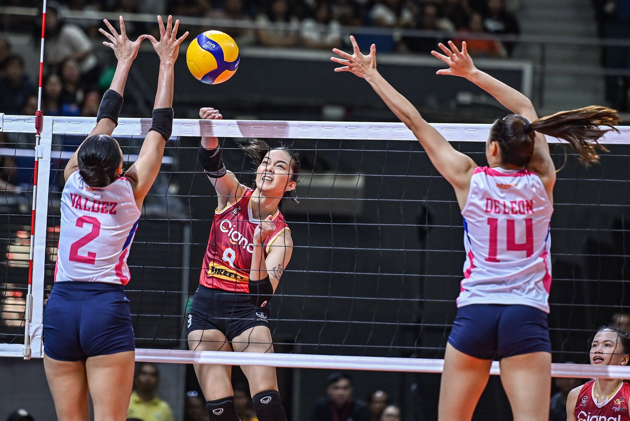 Cignal clinches semis seat in five-set thriller