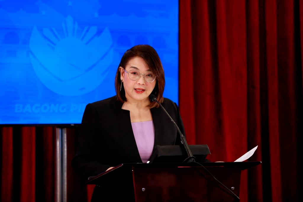 Marcos ‘weighs’ revising oil law