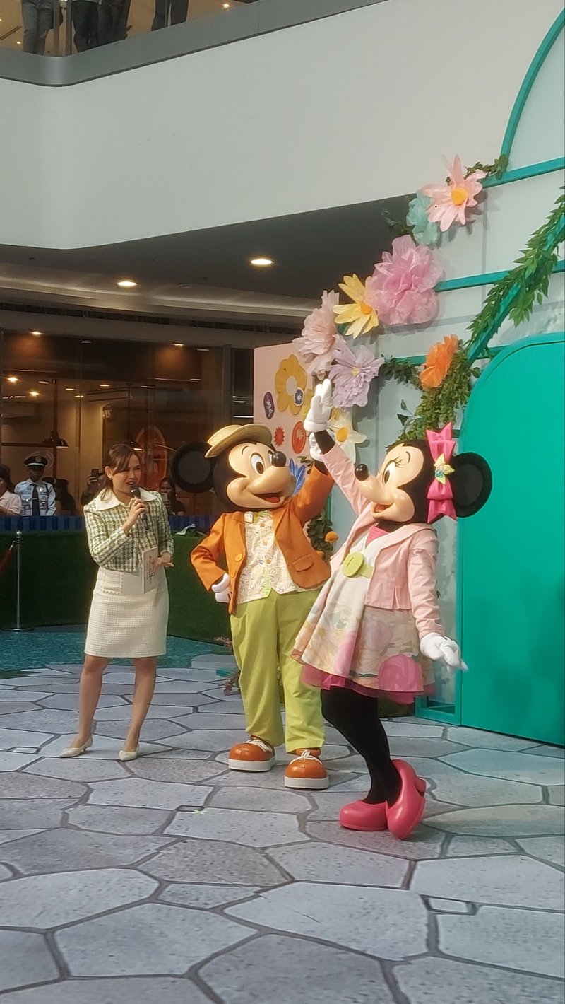 Minnie, Mickey bring Disneyland vibes with limited-time meet-and-greet