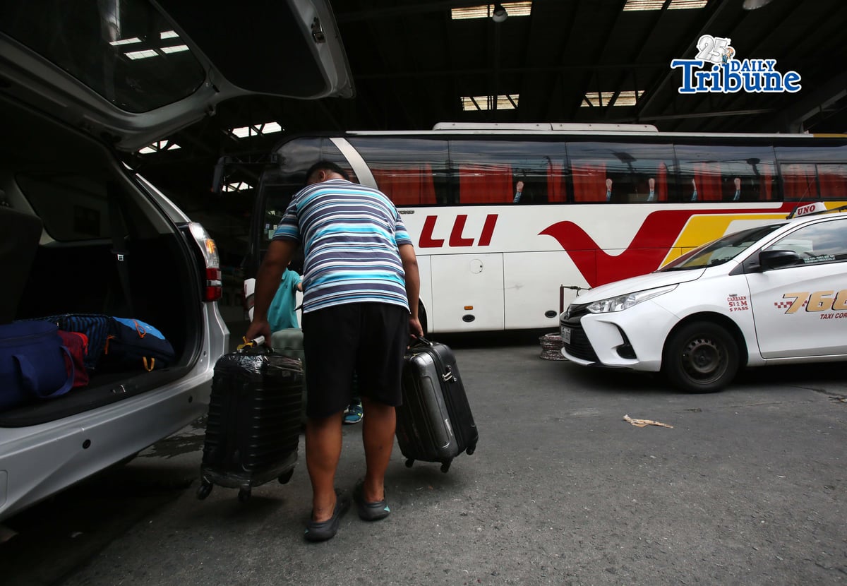 (March 28 2026) Passengers start arriving at the provincial bus terminal in Quezon City on Saturday March 28 2026, to spend Holy Week in their provinces. Photo/Analy Labor