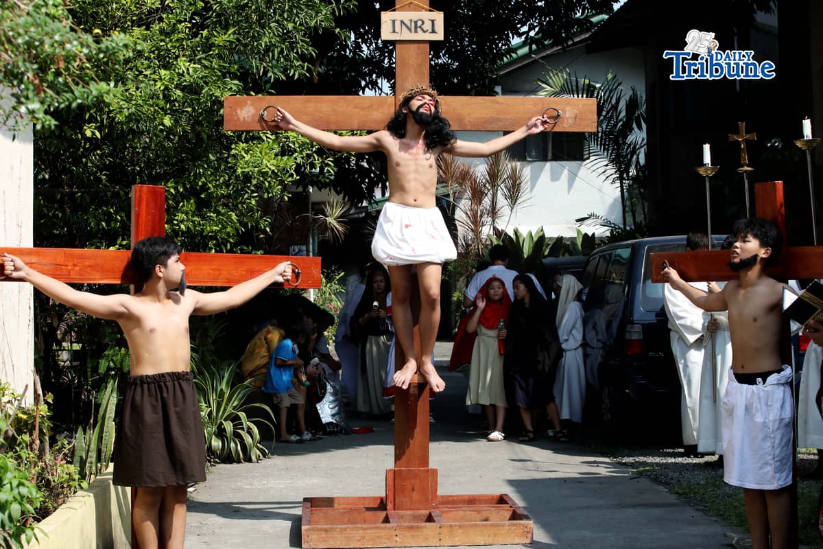 (March 28 2026) The Diocesan Shrine and Parish of Our Lady of Light, youth members take part in the Living Stations of the Cross in Barangay San Juan in Cainta on Saturday, March 28, 2026. The annual Lenten tradition, led by the parish youth ministry, brings the community together as they reenact Christ’s passion while moving through selected barangays. Cainta, Rizal, is recognized as the "Senakulo Capital of the Philippines" for its deep-rooted Holy Week tradition of performing theatrical re-enactments of the passion, death, and resurrection of Jesus Christ. Since 1904, the town has staged elaborate Passion plays involving multiple local groups. Photo/Analy Labor