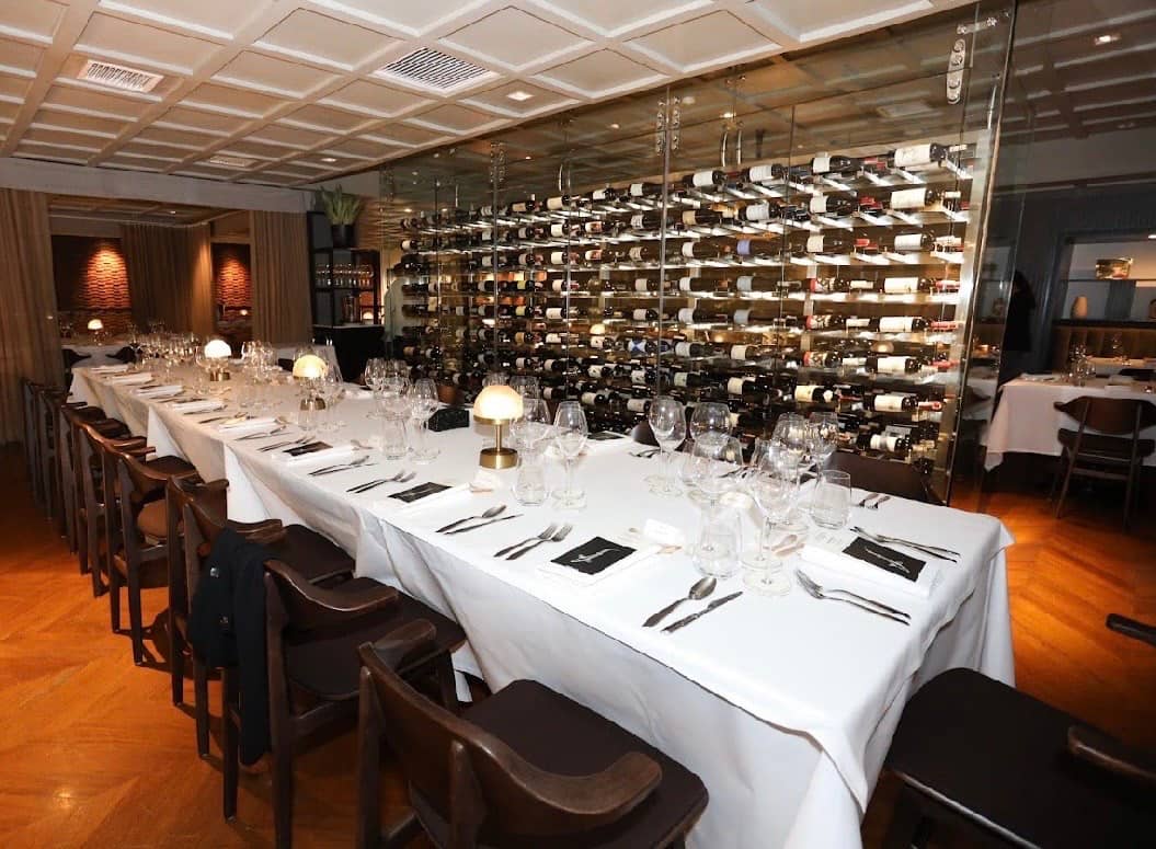 THE setting at Antonio’s at PGA