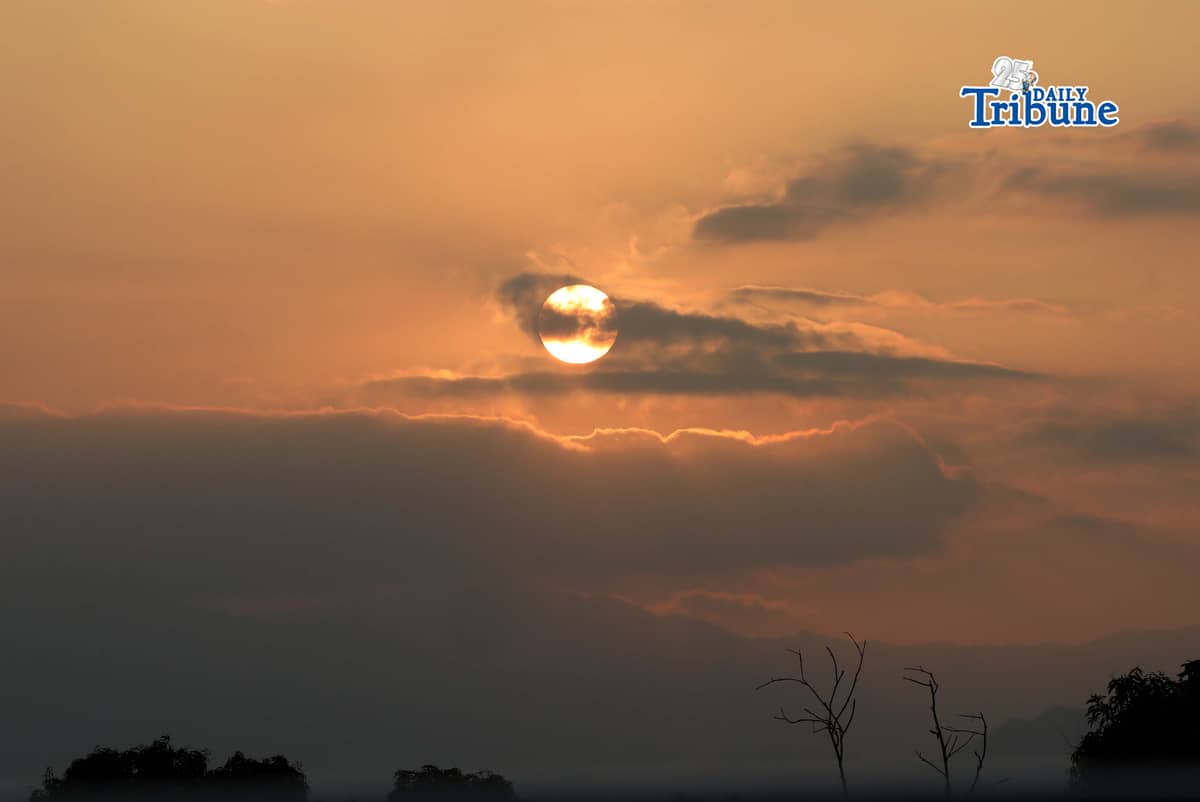 (March 28 2026) A Sunrise on a hazy morning seen from Caloocan City on Saturday March 28 2026. PAGASA warns of surging heat indices entering April 2026, with forecasts indicating "extreme caution" (33°C to 41°C) in many areas as the dry season peaks. Metro Manila is expected to experience temperatures between 35-39°C, and some regions may reach dangerously close to 40°C due to weakened northeast monsoon winds. Photo/Analy Labor