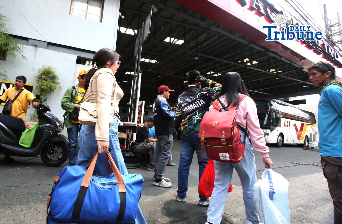 (March 28 2026) Passengers start arriving at the provincial bus terminal in Quezon City on Saturday March 28 2026, to spend Holy Week in their provinces. Photo/Analy Labor