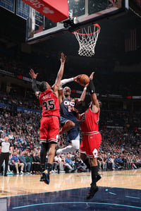 Thunder tame Bulls