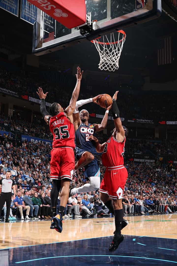 Thunder tame Bulls