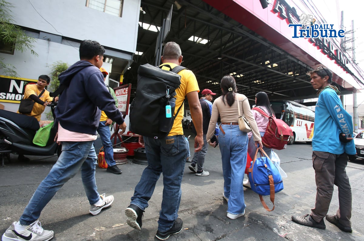 (March 28 2026) Passengers start arriving at the provincial bus terminal in Quezon City on Saturday March 28 2026, to spend Holy Week in their provinces. Photo/Analy Labor