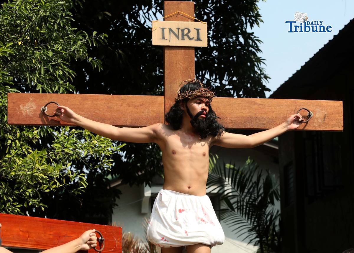 (March 28 2026) The Diocesan Shrine and Parish of Our Lady of Light, youth members take part in the Living Stations of the Cross in Barangay San Juan in Cainta on Saturday, March 28, 2026. The annual Lenten tradition, led by the parish youth ministry, brings the community together as they reenact Christ’s passion while moving through selected barangays. Cainta, Rizal, is recognized as the "Senakulo Capital of the Philippines" for its deep-rooted Holy Week tradition of performing theatrical re-enactments of the passion, death, and resurrection of Jesus Christ. Since 1904, the town has staged elaborate Passion plays involving multiple local groups. Photo/Analy Labor