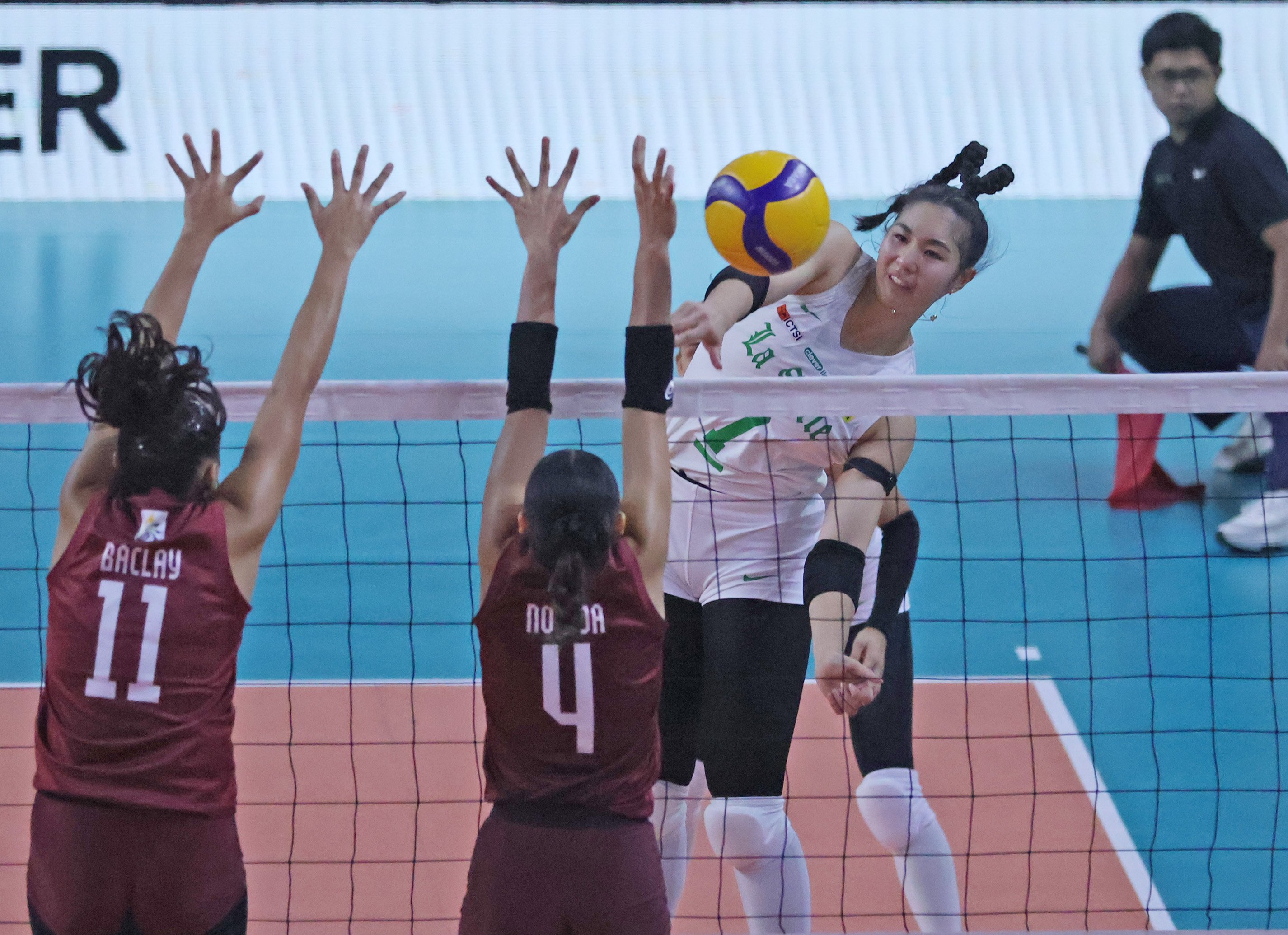 Power move: La Salle smashes UP,  secures semis spot