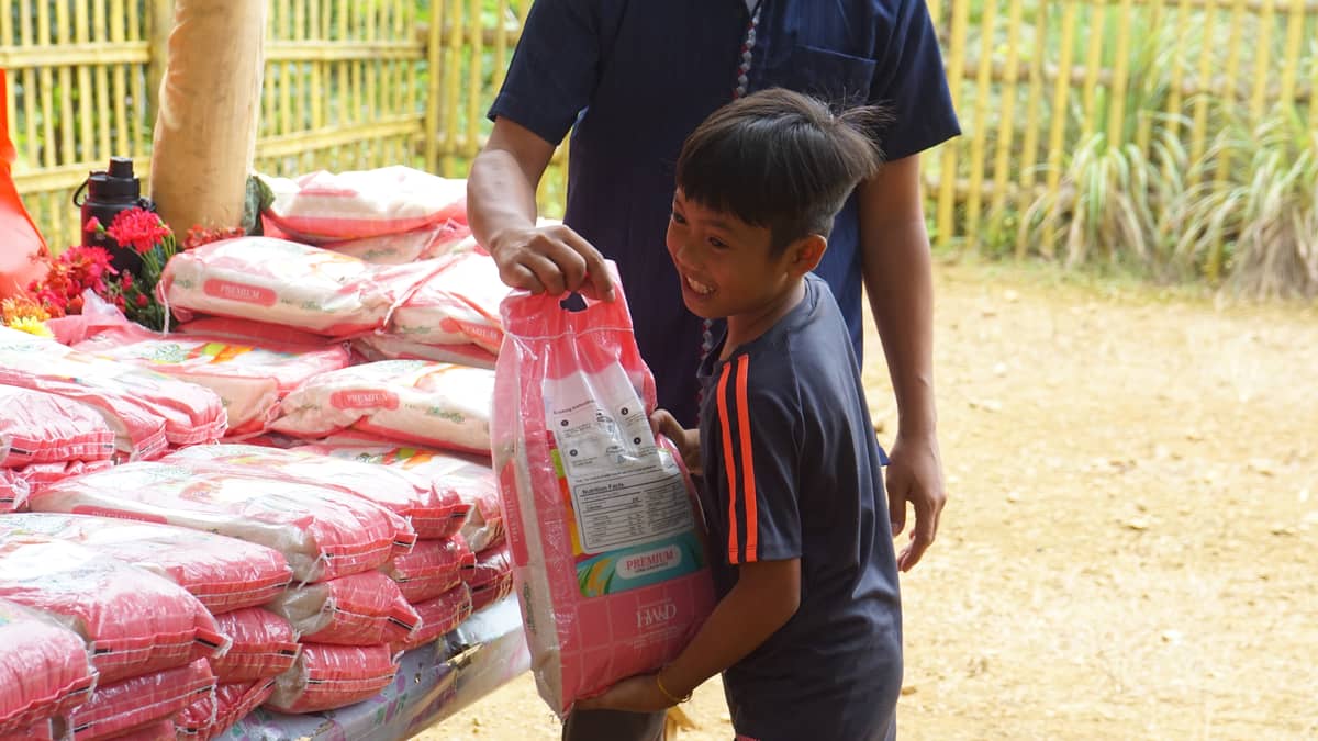 ABOITIZ Foundation and Union Bank of the Philippines also distributed rice to families of remote communities in Cagayan de Oro.