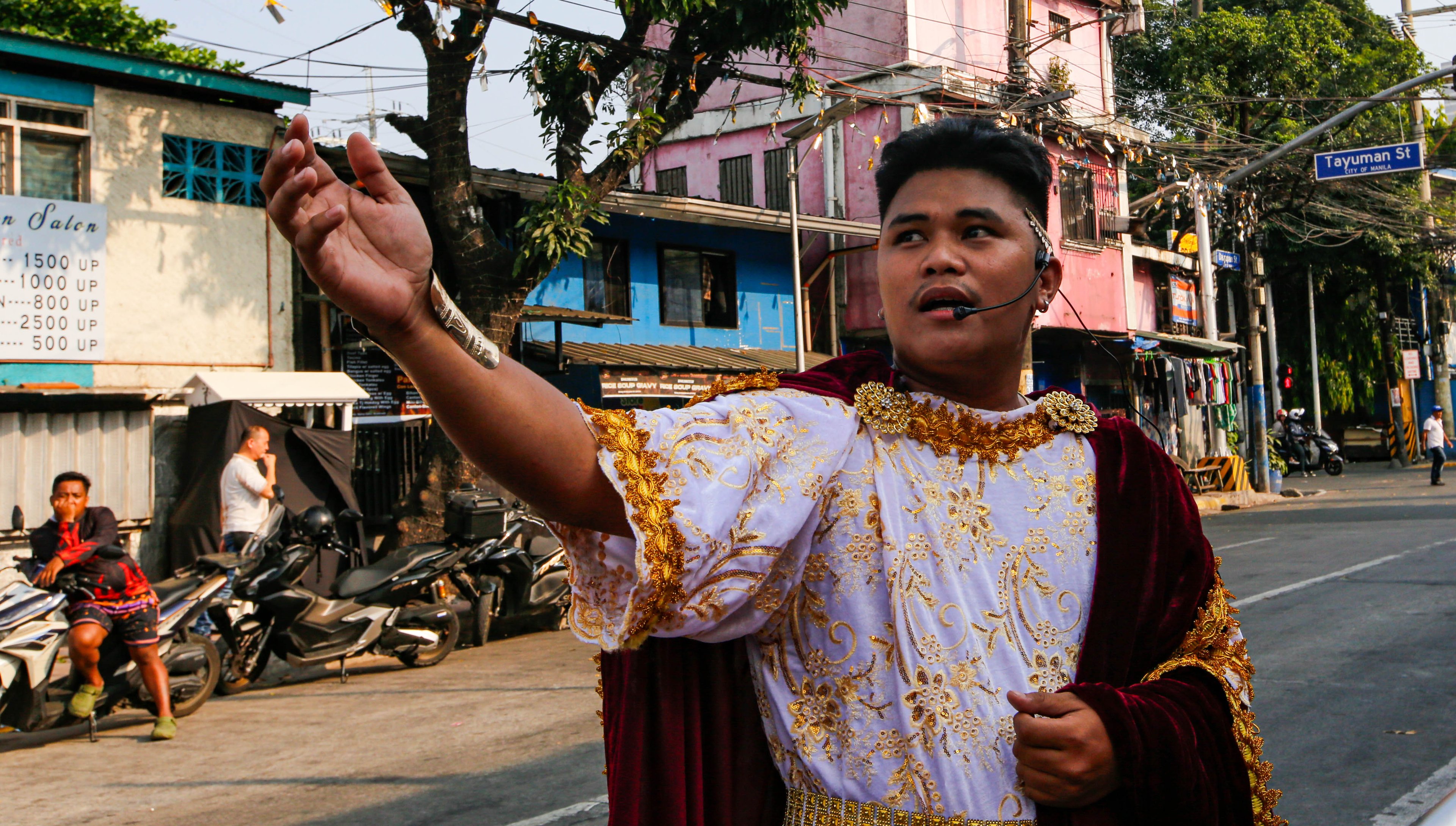 Holy Wednesday draws faithful inward amid exodus rush