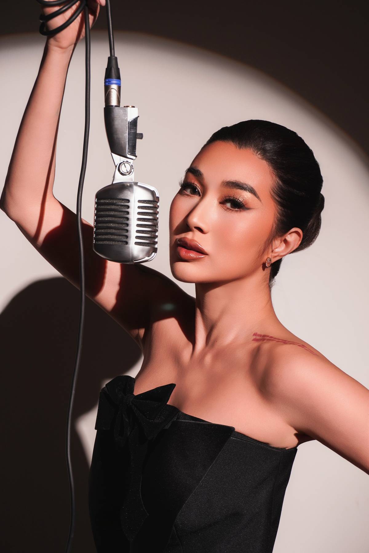 Classic mic, legendary voice.