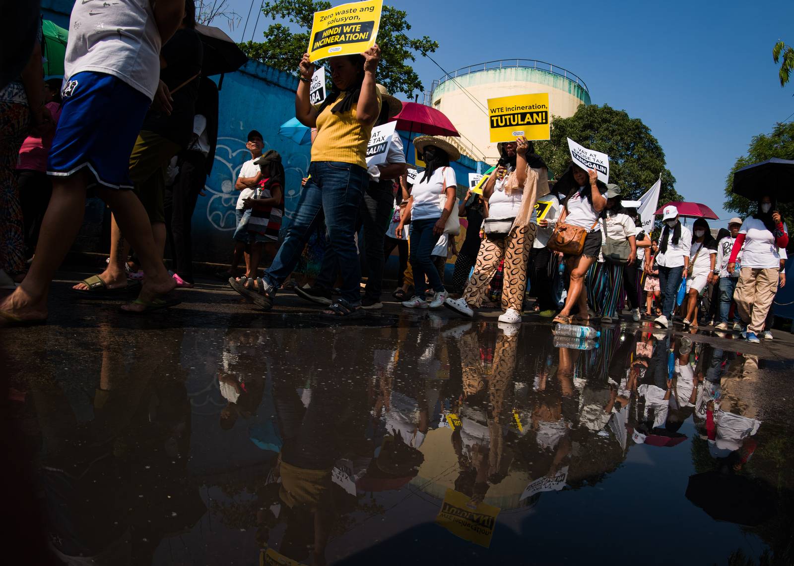 EcoWaste Coalition, alongside local community members and church partners, re-enact the Via Crucis or Way of the Cross through the streets of Tondo on Tuesday 31 March 2026. The procession serves as a powerful call for just and enduring solutions to the waste crisis, climate change, energy instability, and corruption.
