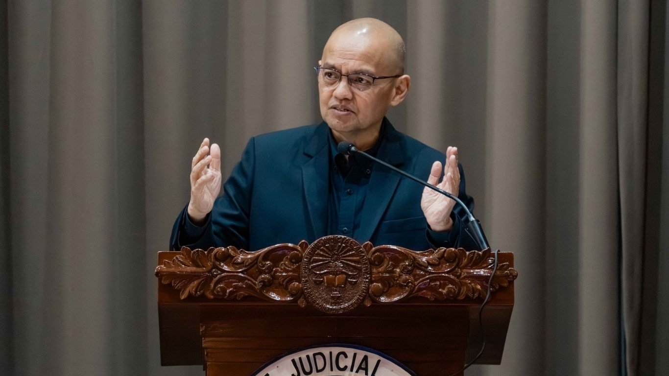 Leonen urges unions to foster open dialogue