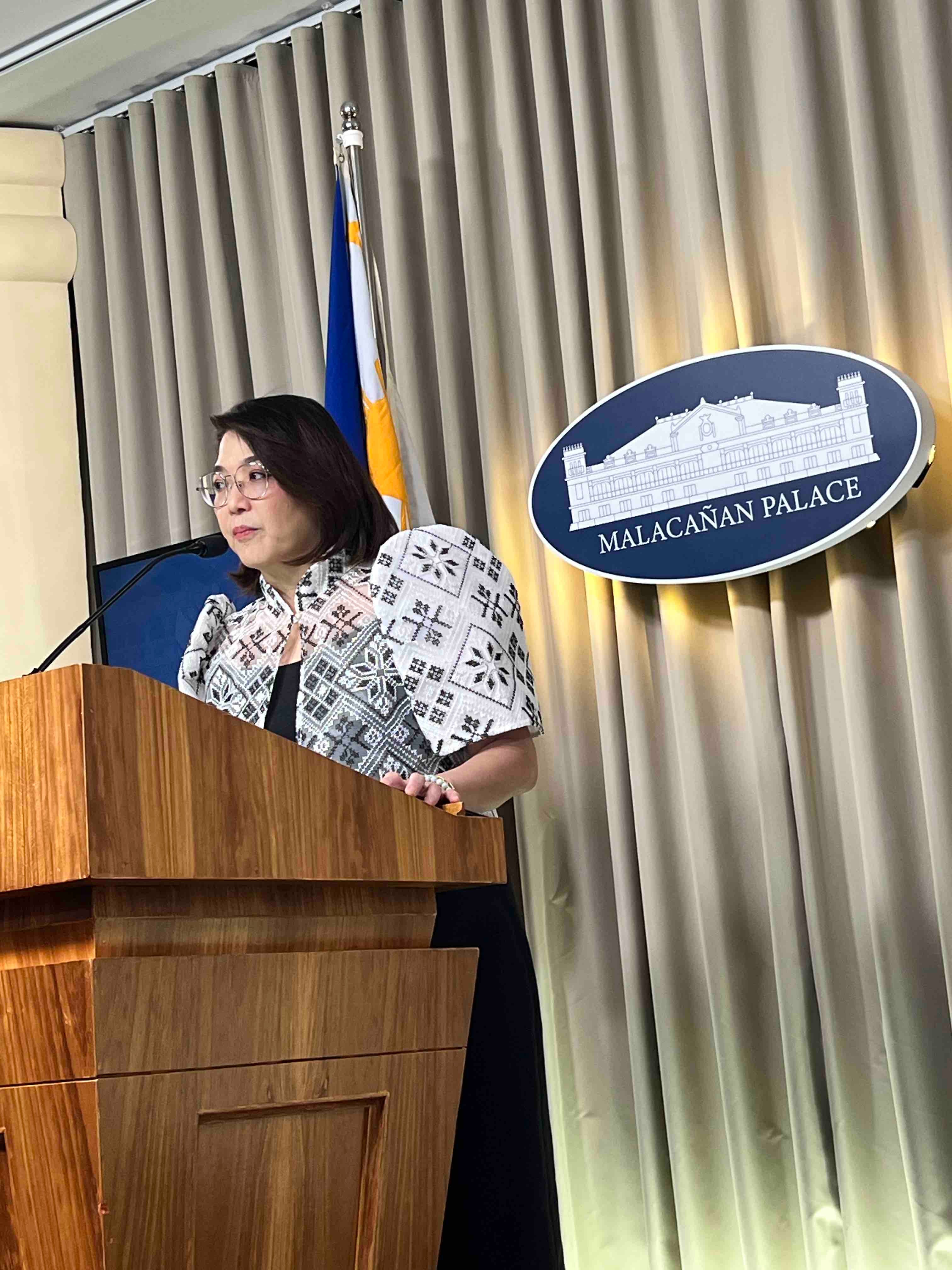 Palace: Weak peso driven by Middle East conflict