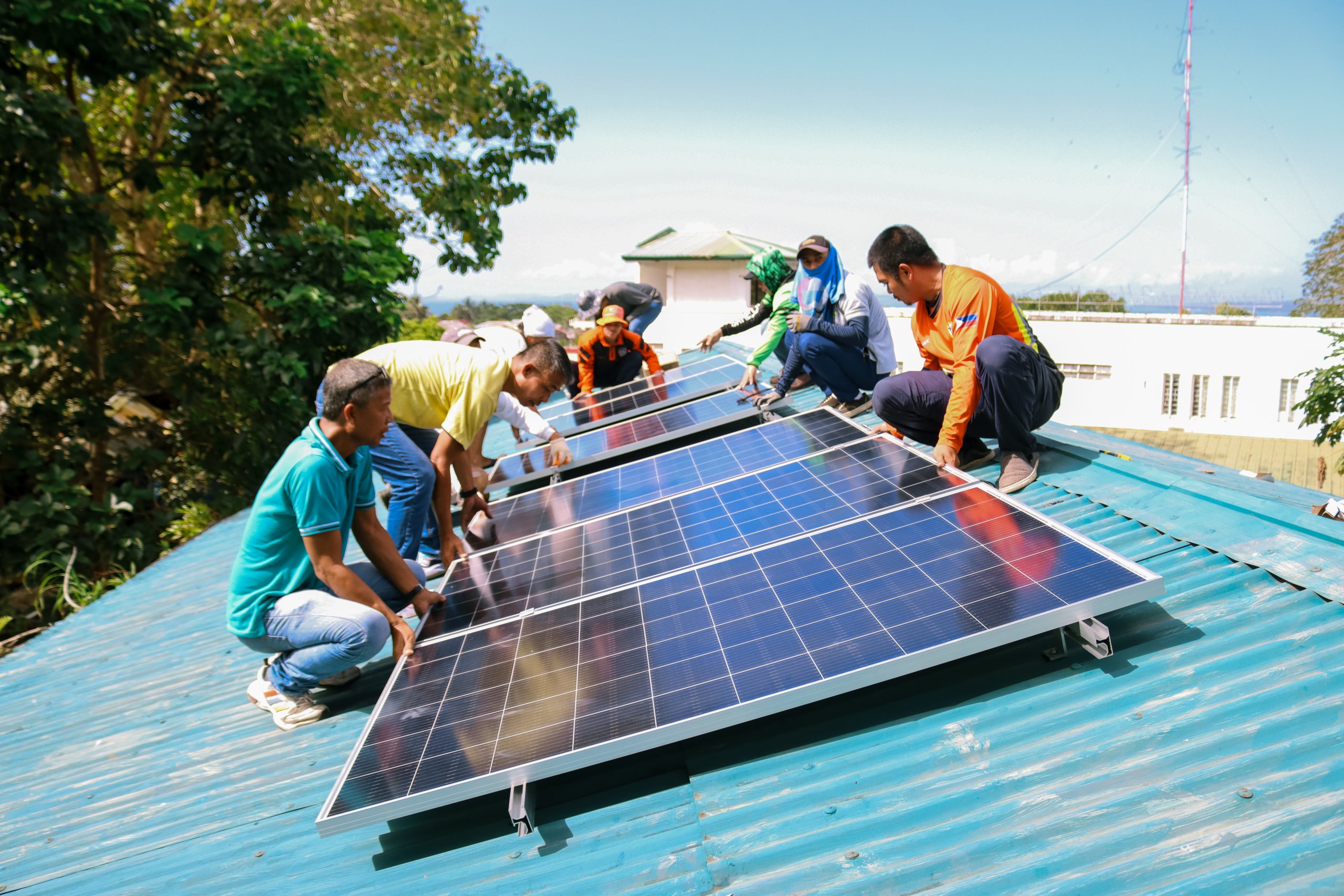 Think tank pushes renewables to cut fuel dependence