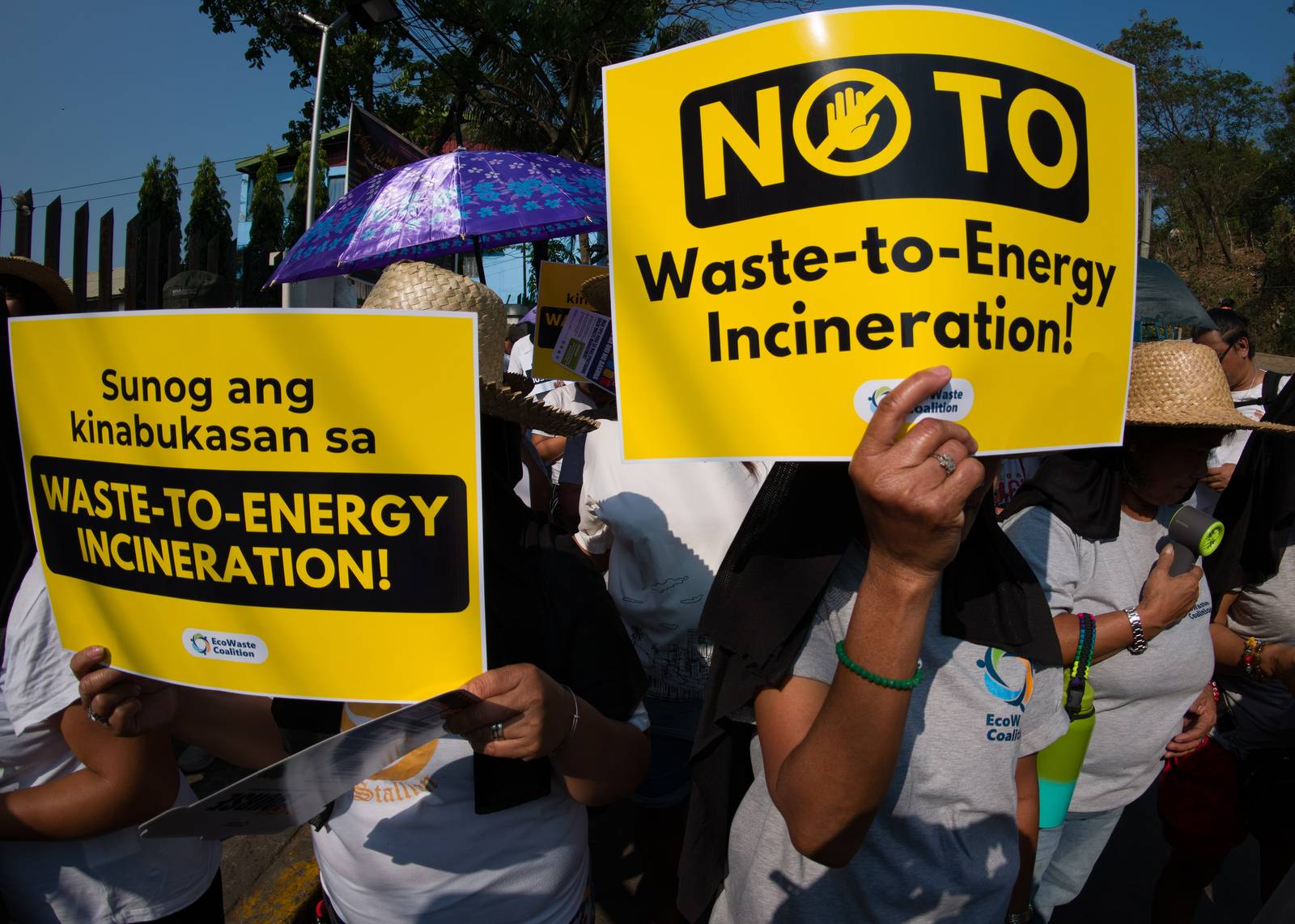EcoWaste Coalition, alongside local community members and church partners, re-enact the Via Crucis or Way of the Cross through the streets of Tondo on Tuesday 31 March 2026. The procession serves as a powerful call for just and enduring solutions to the waste crisis, climate change, energy instability, and corruption.