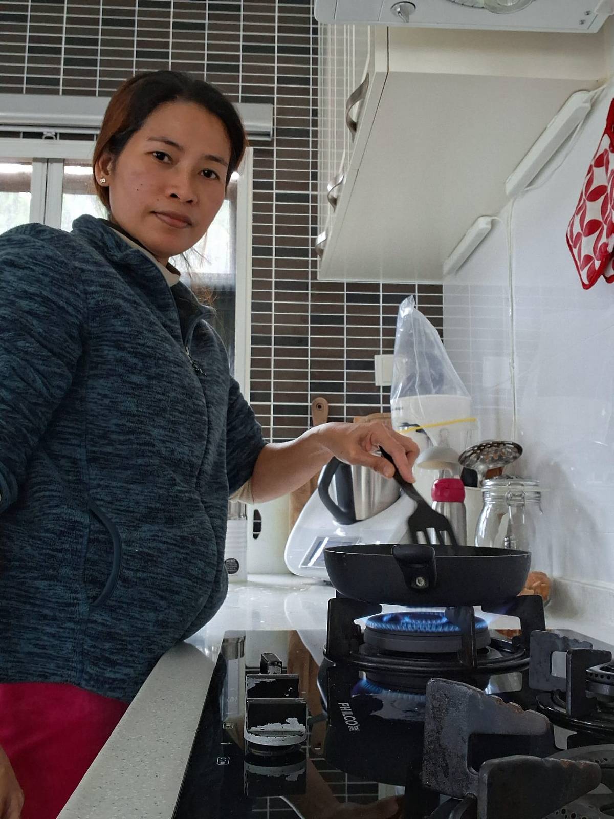 ROSABEL Alday hopes to be a shining example for her daughter to finish her schooling by pursuing her own college degree while working full-time abroad.