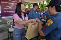 Belmonte honors female officers