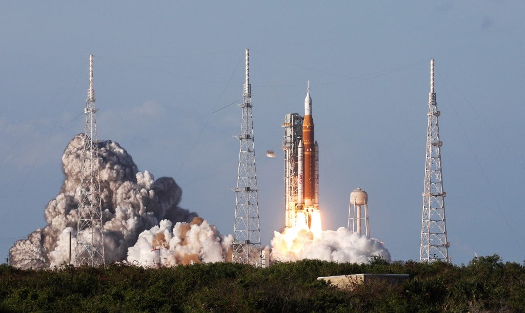 Four astronauts strap in for first U.S. lunar mission since Apollo