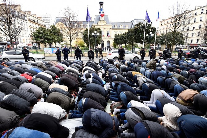 Paris bans Muslim gathering over security threats