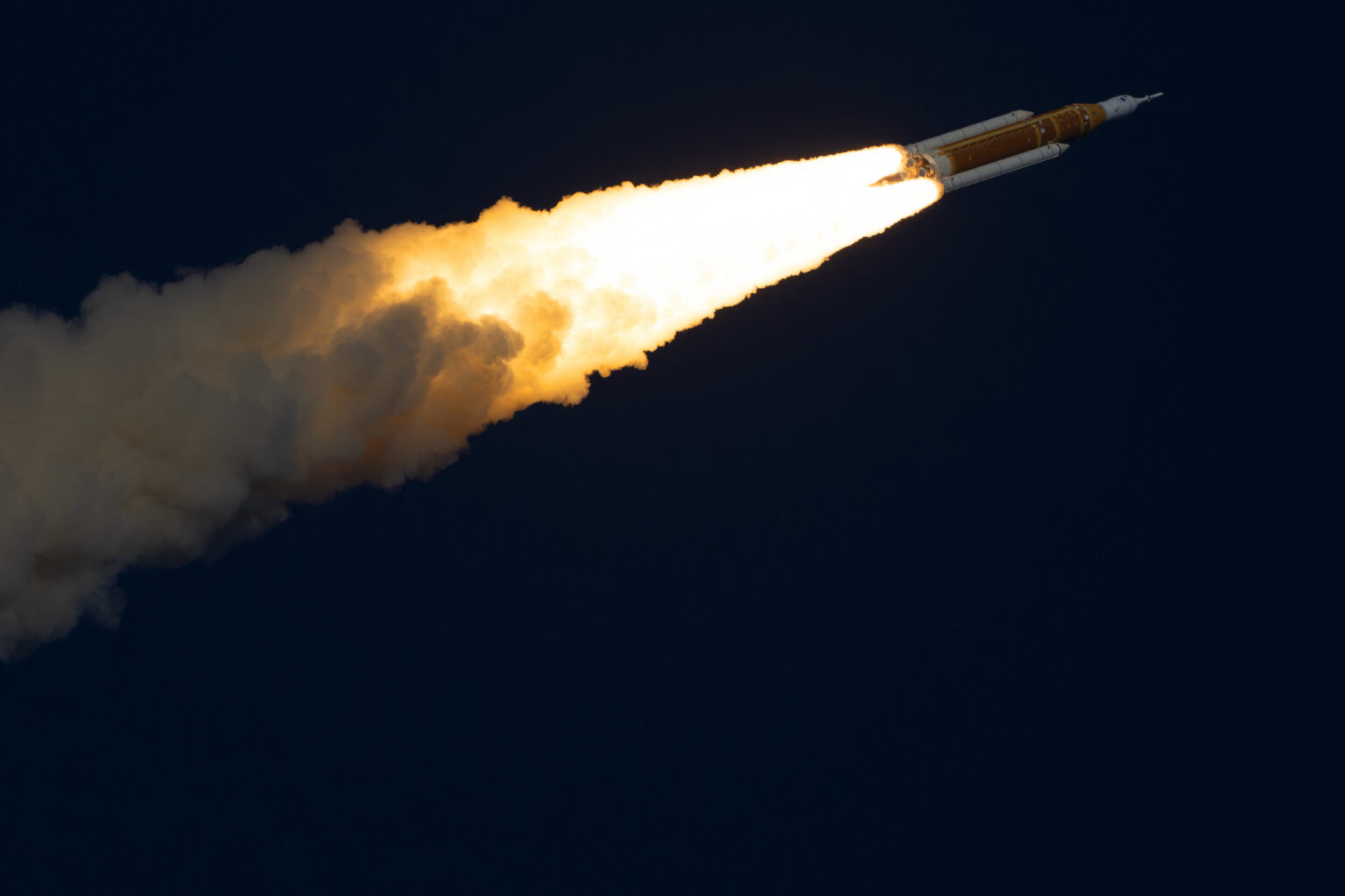 NASA clears Artemis crew for moon-bound burn