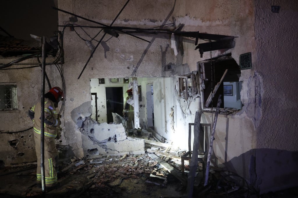 Israeli medics report one injured in Iranian missile attack