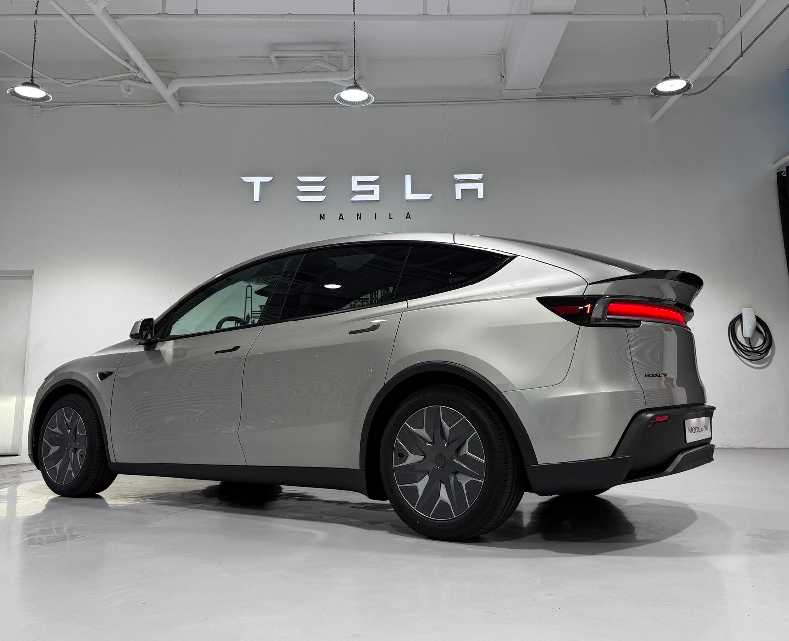 Tesla shows Model Y L in BGC