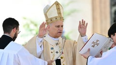 Pope urges war mongers to choose peace