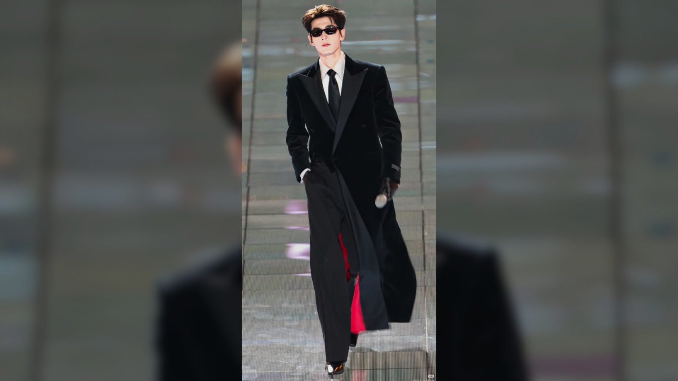 Zhang Linghe’s 40-Second Hunan walk: Viral runway that broke the Internet
