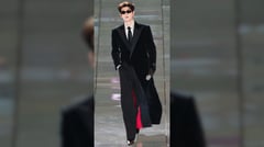 Zhang Linghe’s 40-Second Hunan walk: Viral runway that broke the Internet