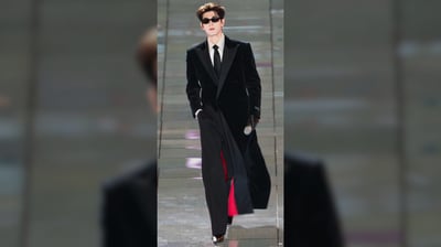 Zhang Linghe’s 40-Second Hunan walk: Viral runway that broke the Internet
