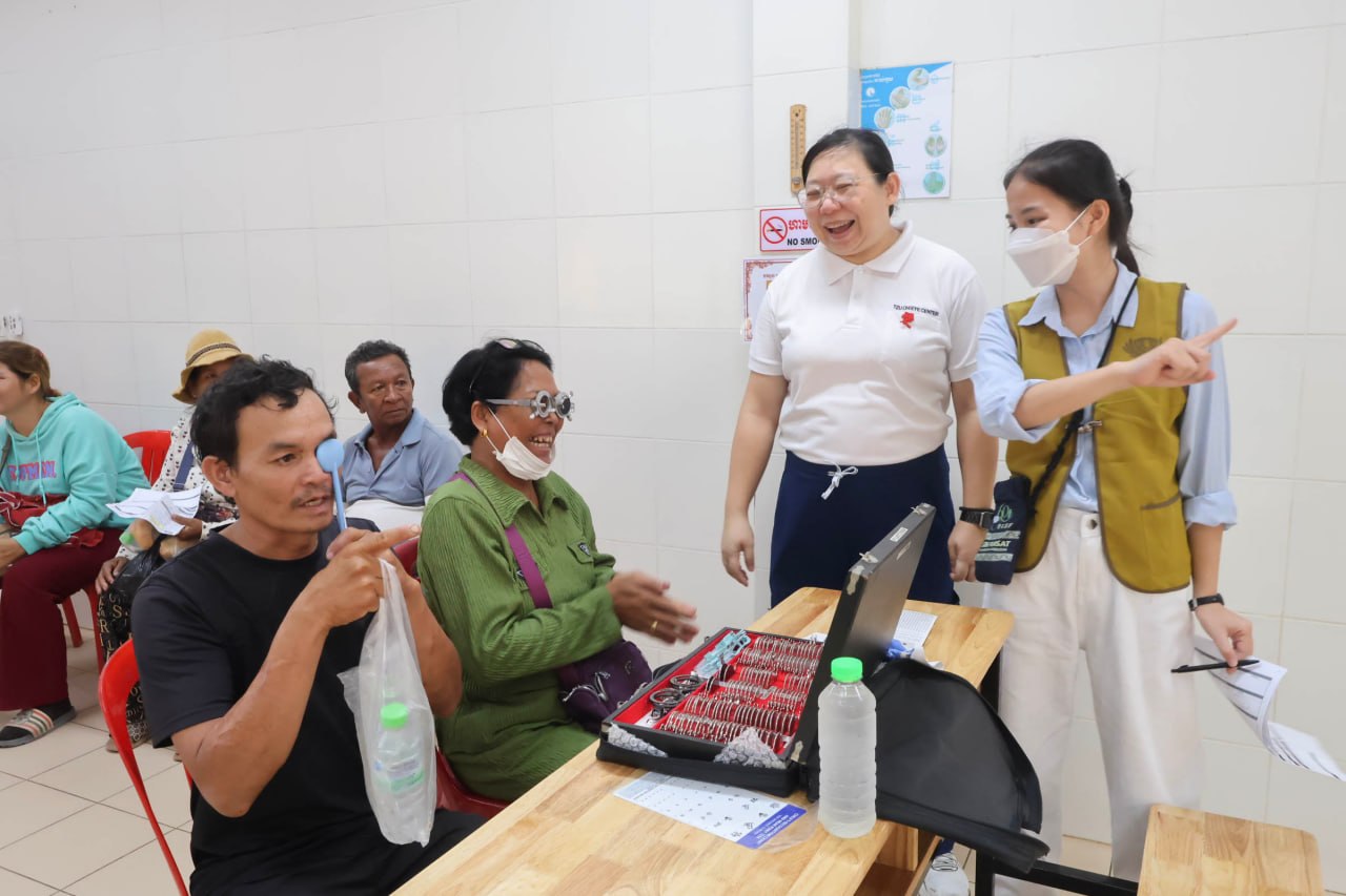 Genocide survivor overcomes blindness thru Tzu Chi