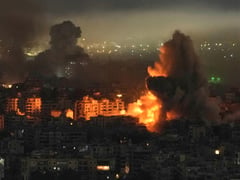Explosion hits pro-Israel center