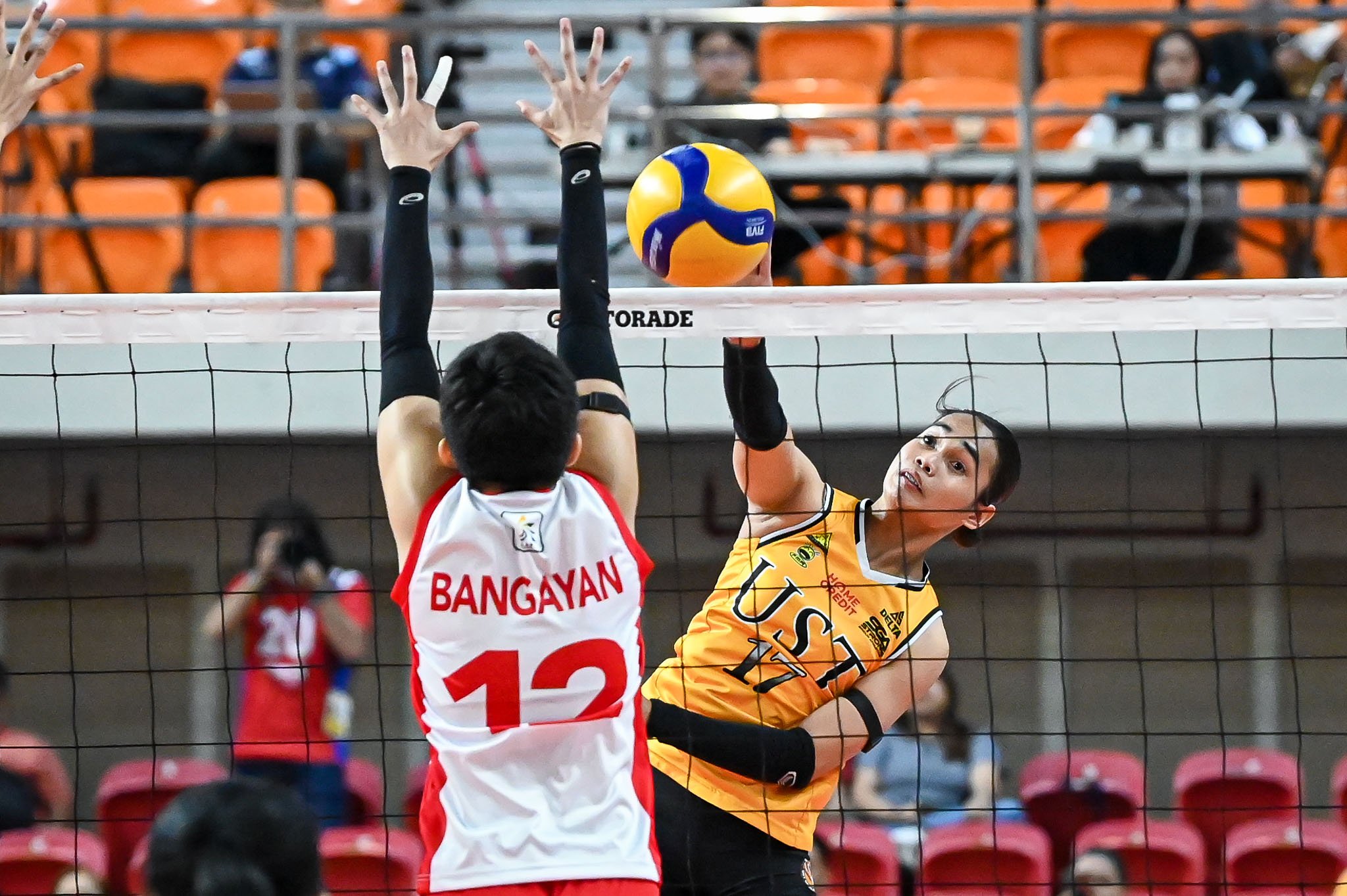 Disaster averted: UST restores order,
boosts Final Four drive