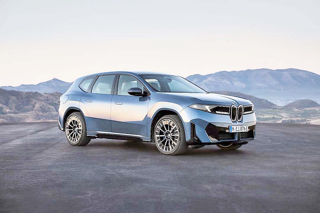 BMW iX3 wins two global titles