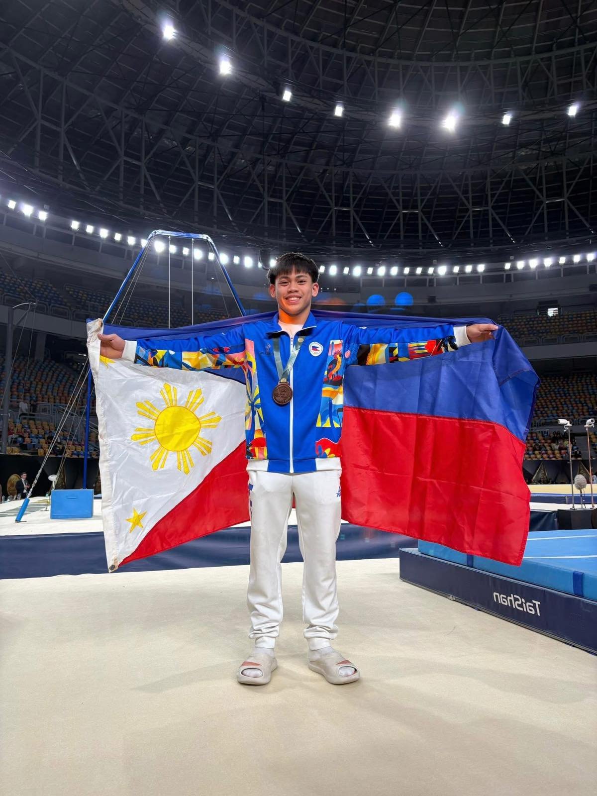 Yulo plucks Cairo bronze