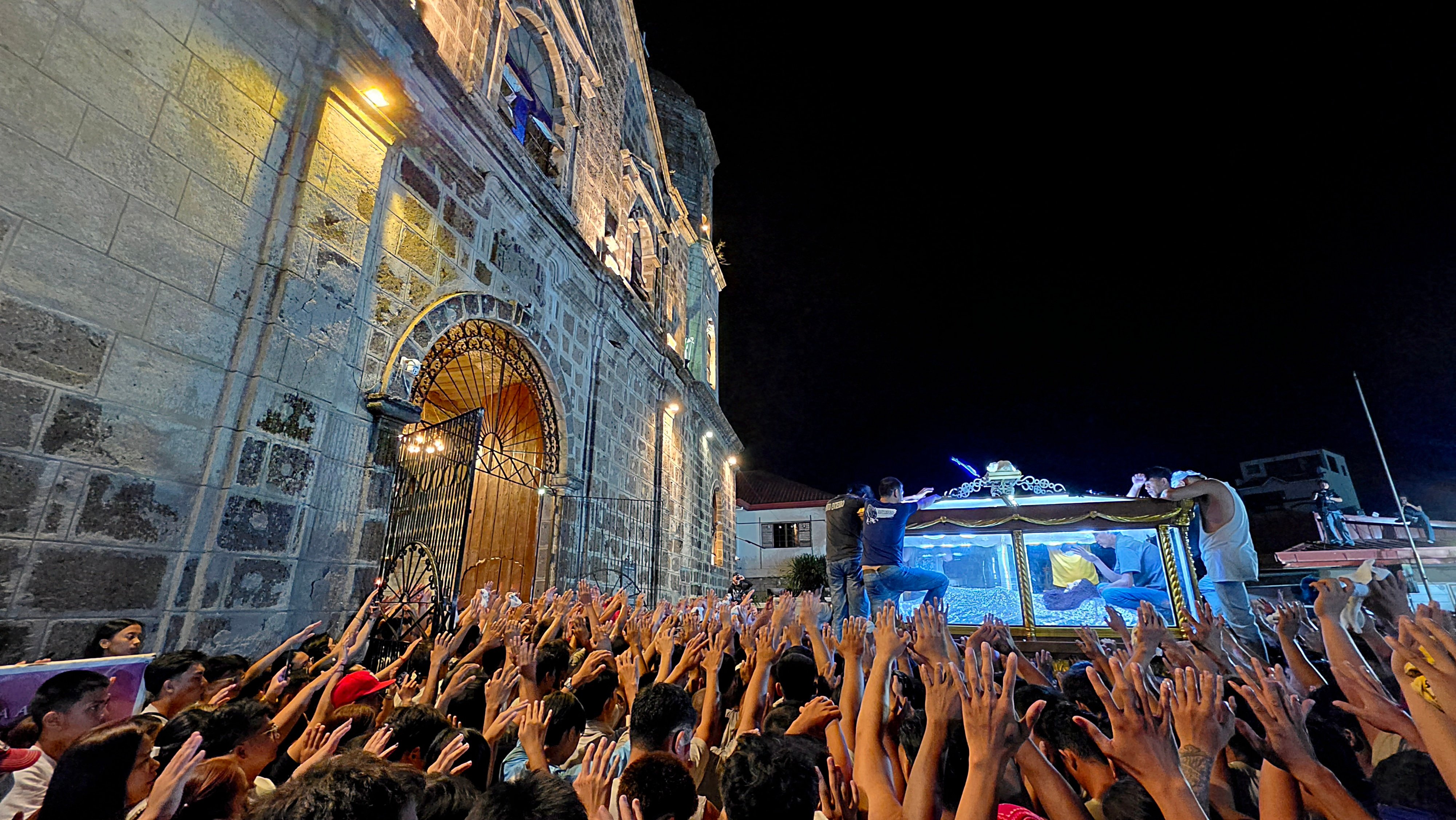 In Binangonan, Good Friday procession lasts almost 12 hours
