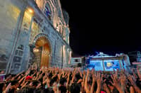 DEVOTEES sing ‘Ama Namin’ before the Santo Entierro image is carried into the Santa Ursula Church.