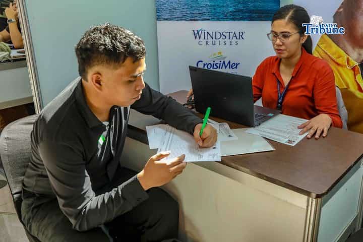 DMW holds job fair for returning OFWs