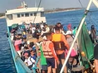 170 rescued as vessel runs aground