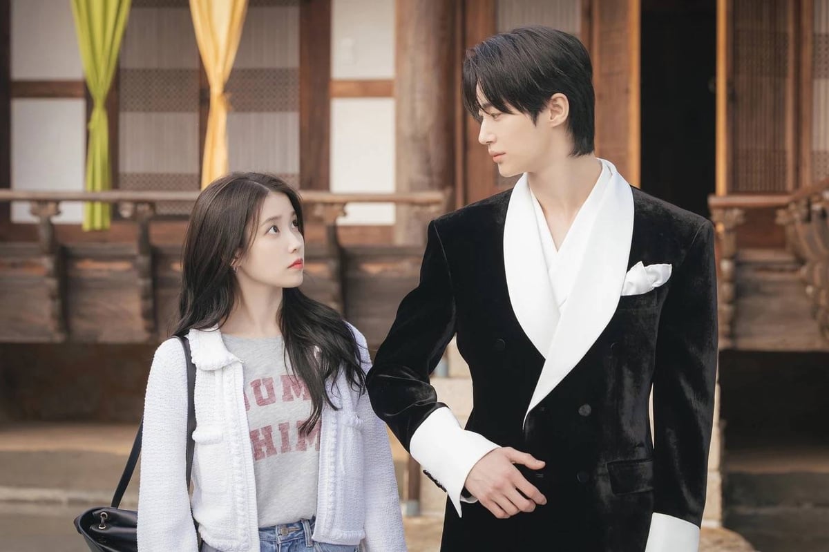IU and Byeon Woo Seok.