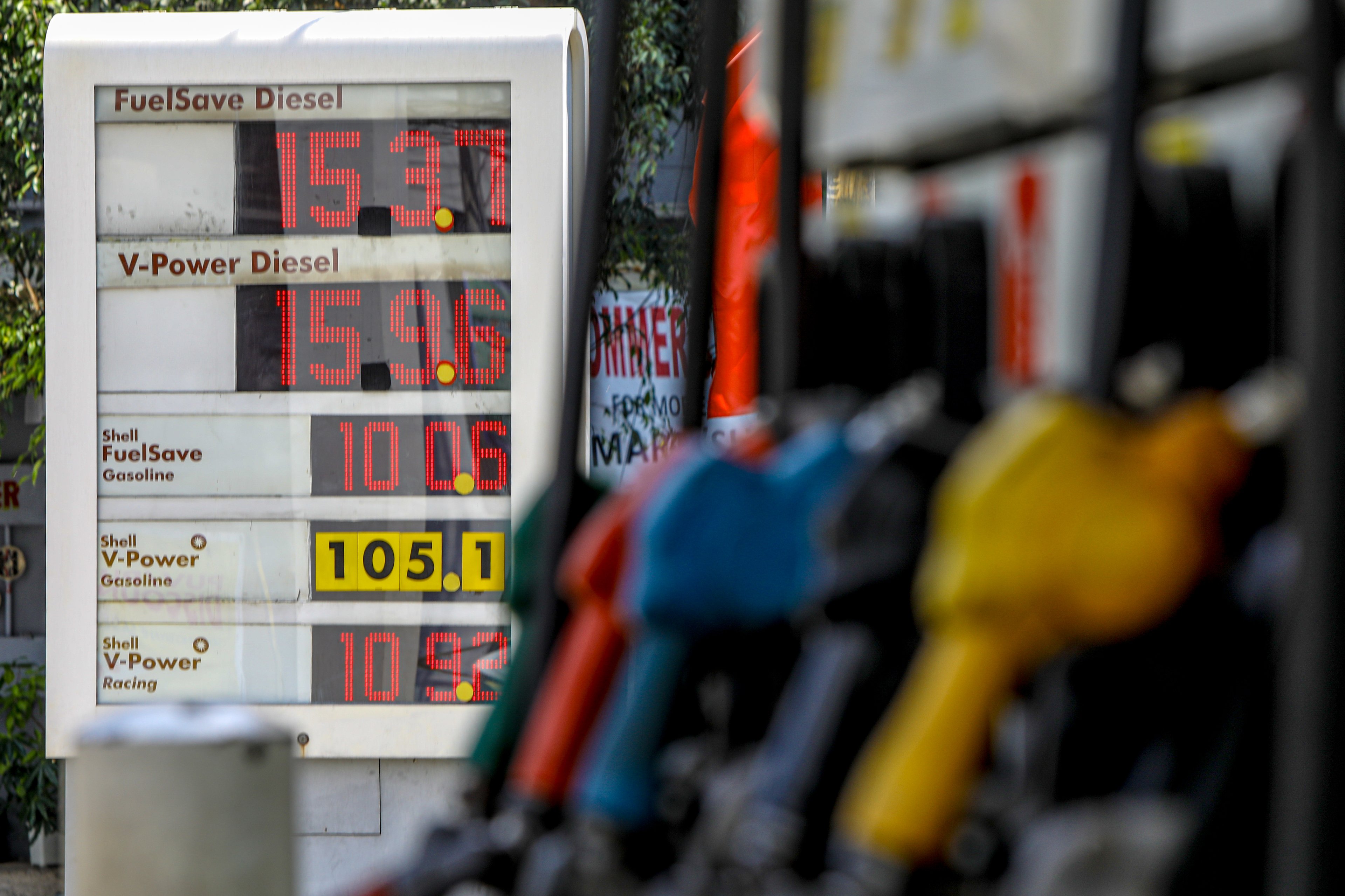 P3.50 diesel, P1 gas rollback seen

