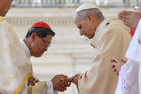 Pope Leo XIV condoles with Cardinal Tagle over father’s death